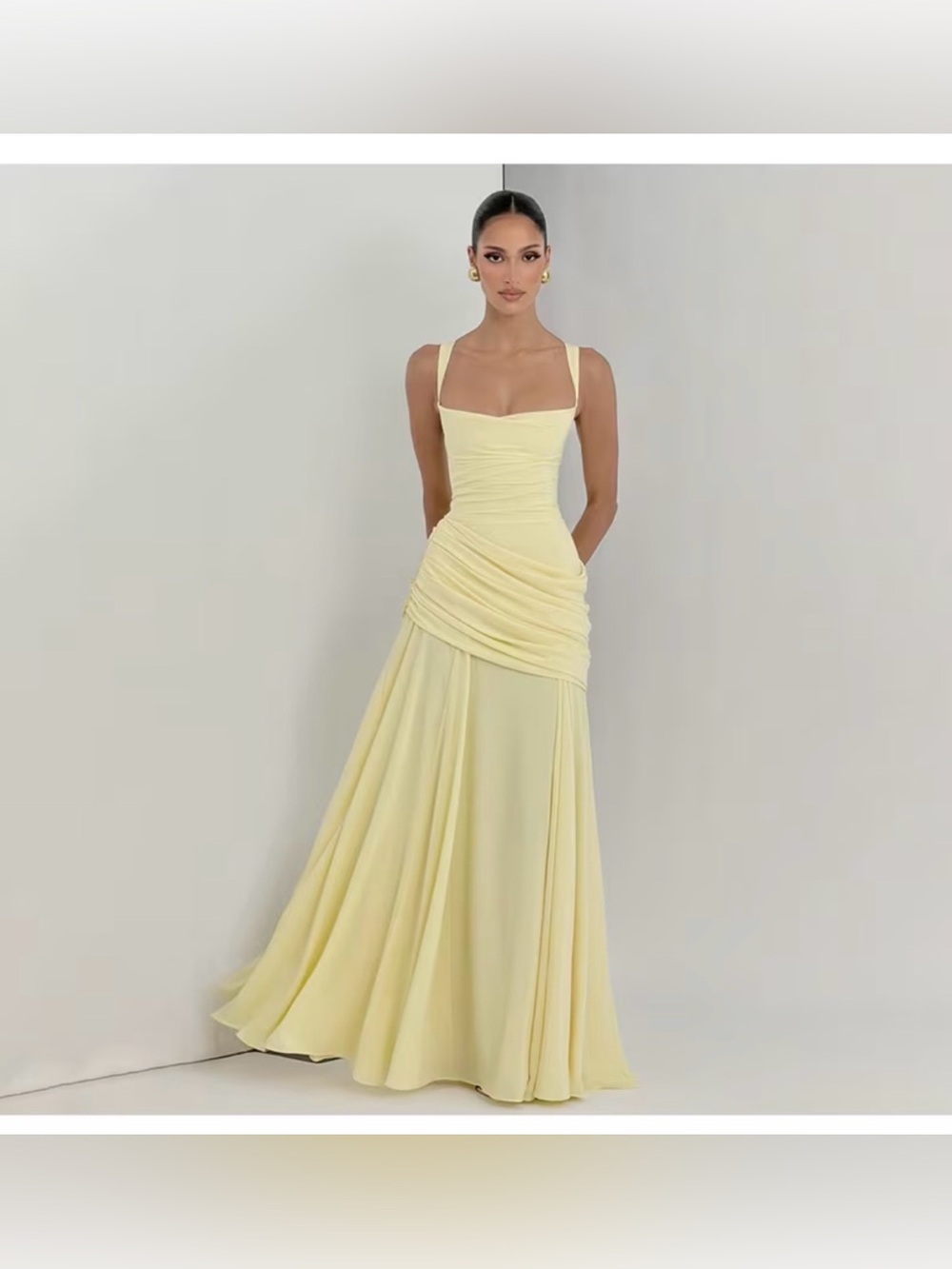 Elegant Pale Yellow Ruched Square-Neck Evening Dress